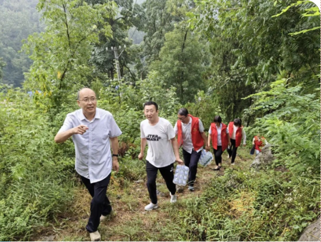 1690596720105168.png bb.png